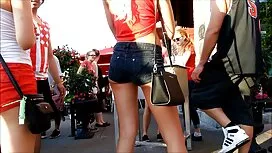 三つの大学の女の子でラッキー 女性 向け ...
