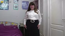私は赤毛の痴女の真ん中の広場に行きたいで ...