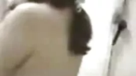 私は豊かなお尻でその猫の愚痴を取得します ...