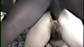 私は深いお尻に私の大きなコックで悲鳴を上 ...