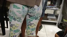 美しいアジアの女性マッサージ師Alix  ...