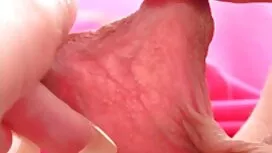 彼らは仕事の夕食に出席し、最新の乱交をし ...