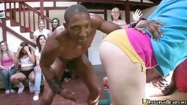 非常にラティーナslutゃタトゥーショッ ...